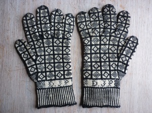 Black and white Sanquhar pattern gloves