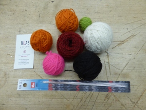 The materials for the Muhu mitts
